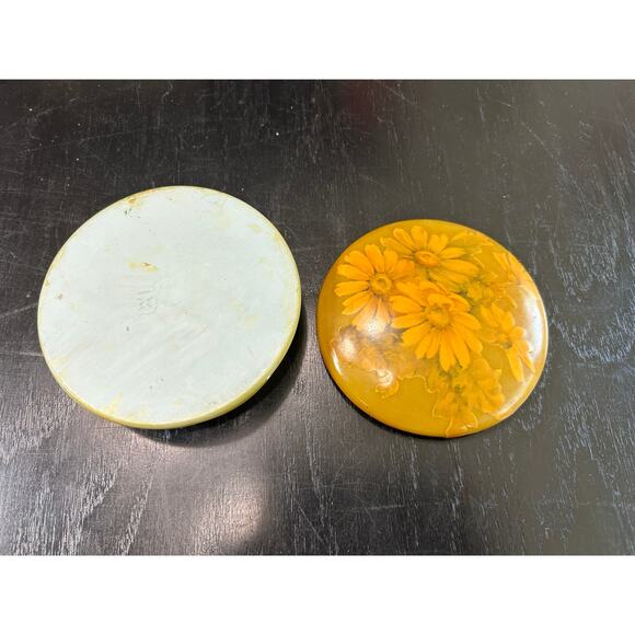 Vintage Trinket Box- Daisies- Yellow- oval- 4 in diameter- wooden- cottagecore - Picture 3 of 6